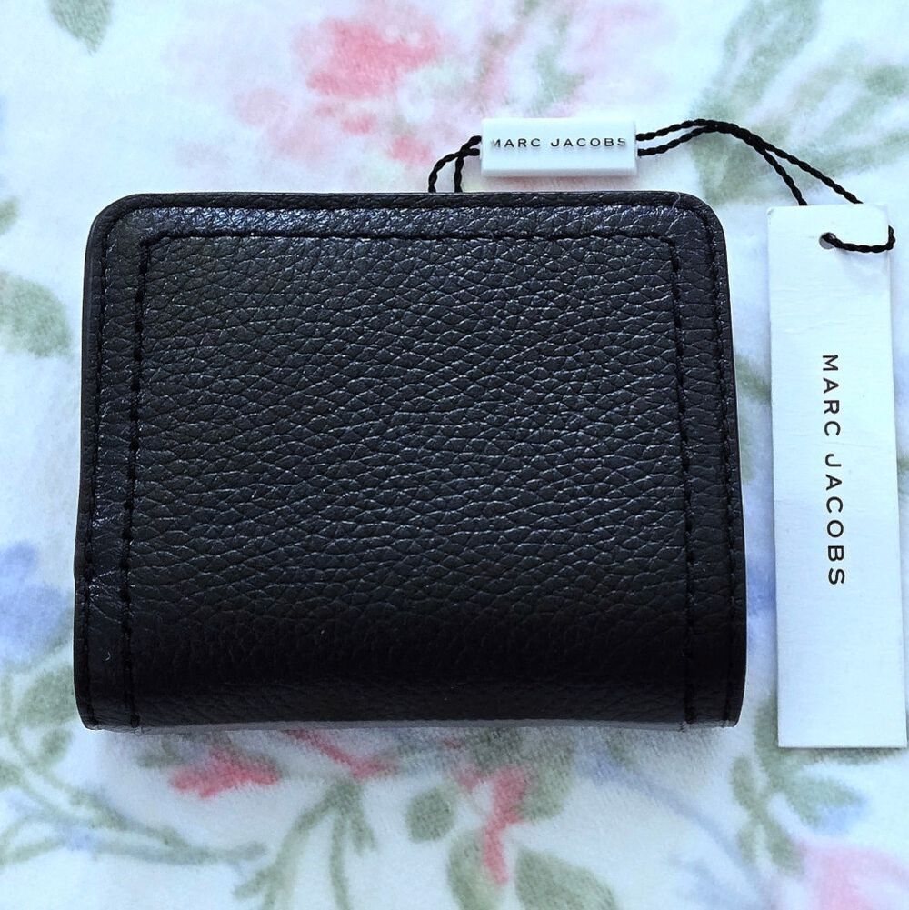 āØļøHPā2XāØļøMarc Jacobs Compact Wallet - NWT - Picture 2 of 16
